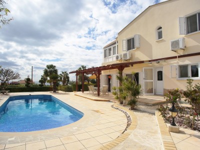 3 Bedroom Villa in Peyia