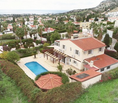 3 Bedroom Villa in Peyia