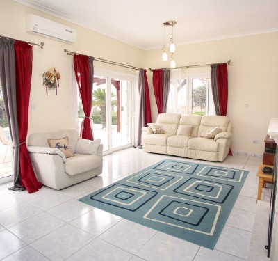 3 Bedroom Villa in Peyia