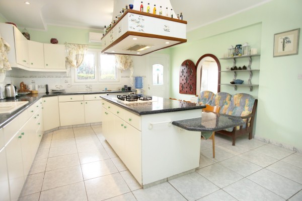 3 Bedroom Villa in Peyia