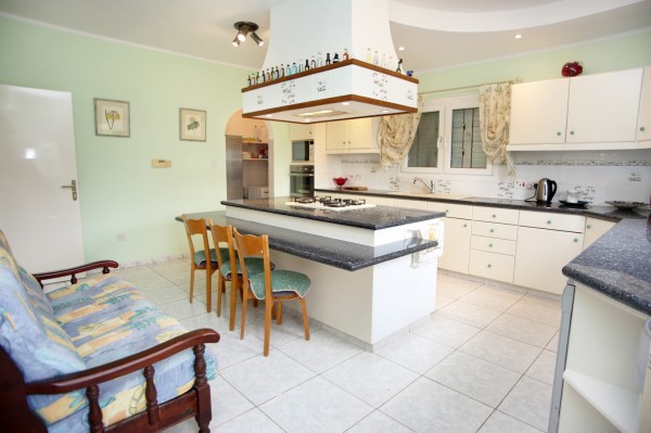 3 Bedroom Villa in Peyia